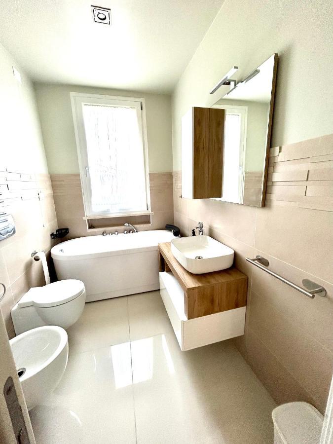 Appartamento Chloe Sirmione Esterno foto
